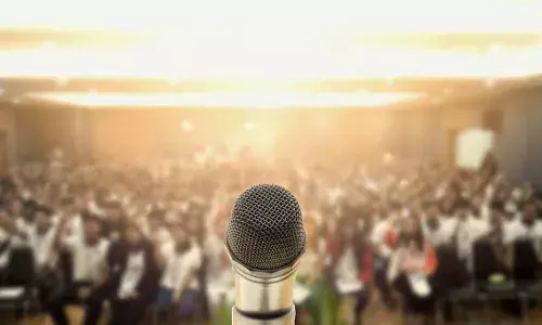 UPSC-MPSC देऊन अधिकारी झालेल्यांच्या मोटिवेशनल भाषणांनी काय मिळतं?