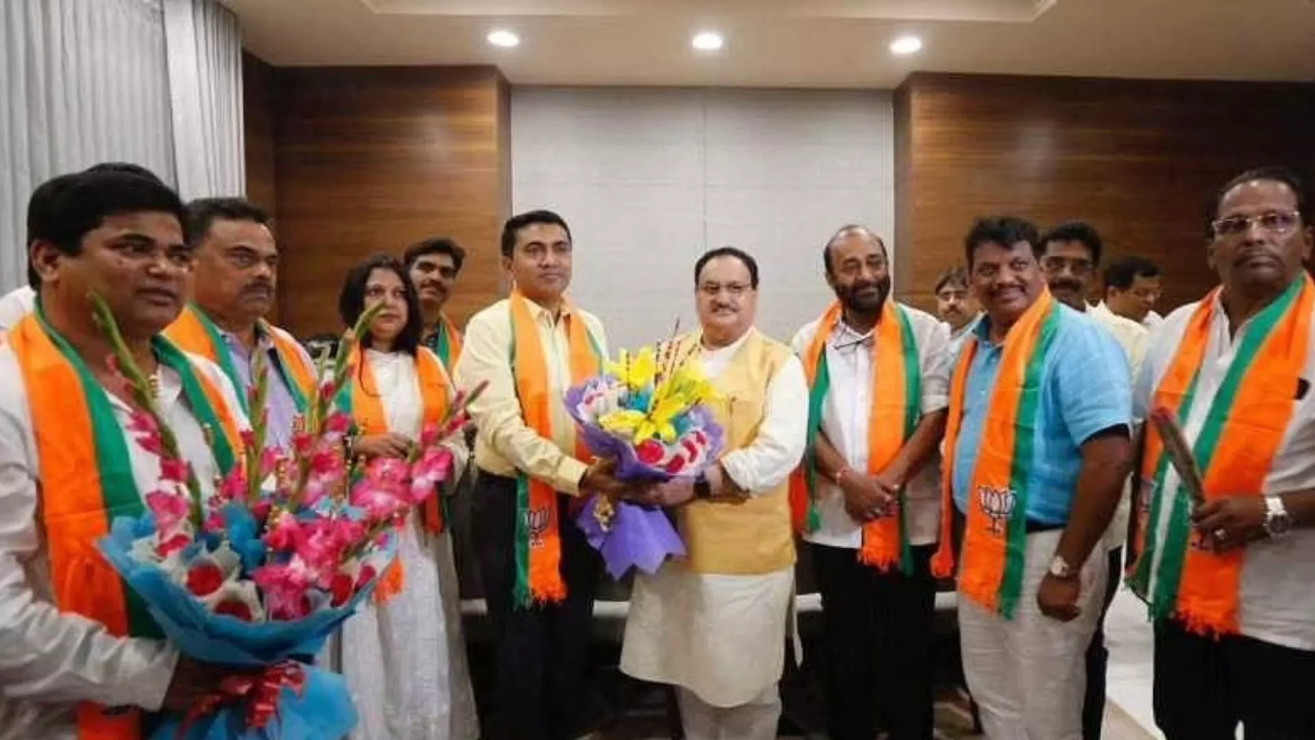 गोव्यात काँग्रेस नेत्यांची भाजप जोडो यात्रा ;आठ आमदारांनी सोडला पक्ष