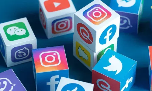 SocialMedia इन्फ्लुएंन्सवर बंधन घालुन काय होणार? SocialMedia इन्फ्लुएंन्सवर बंधन घालुन काय होणार?