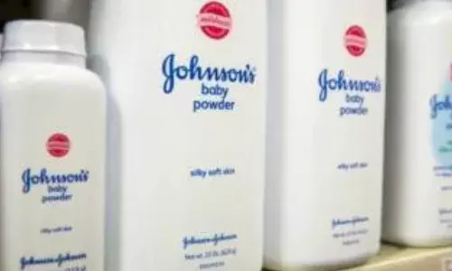 जॉन्सन बेबी पावडरचा परवाना कायमचा रद्द