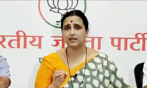 धडगाव प्रकरणातील दोषी अधिकाऱ्यांची बदली नको;  निलंबीत करा - चित्रा वाघाची मागणी धडगाव प्रकरणातील दोषी अधिकाऱ्यांची बदली नको;  निलंबीत करा - चित्रा वाघाची मागणी