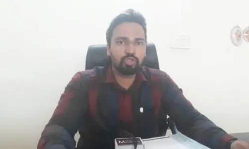 ध्येयवेडा अवलीया जागेअभावी स्मशानभुमीत करतोय मनोरुग्णांची सेवा... ध्येयवेडा अवलीया जागेअभावी स्मशानभुमीत करतोय मनोरुग्णांची सेवा...