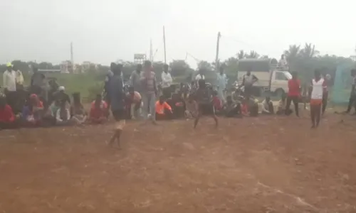 गरिबीत मरीआईवाले मुले कब्बडीला देत आहेत ऊर्जितावस्था गरिबीत मरीआईवाले मुले कब्बडीला देत आहेत ऊर्जितावस्था