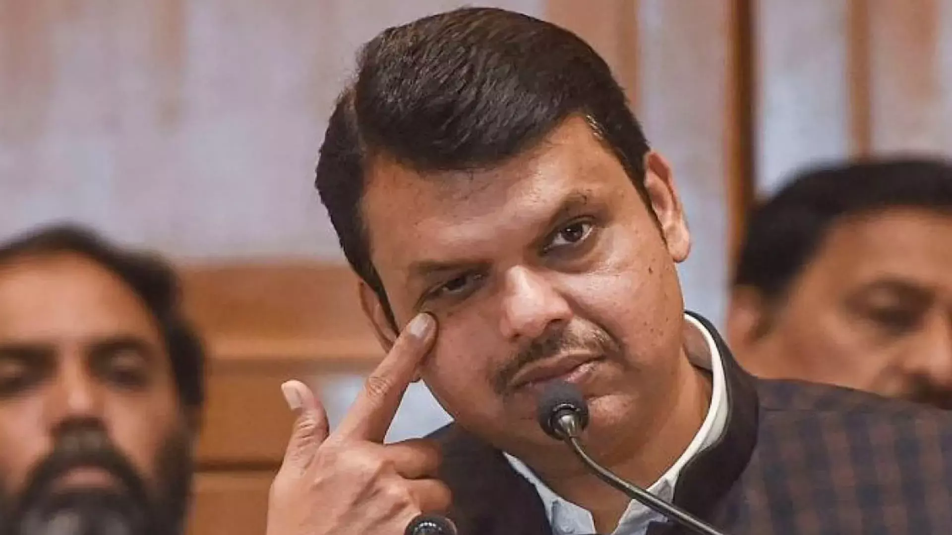 देवेंद्र फडणवीस यांच्याविरोधात एट्रॉसिटीचा गुन्हा दाखल करणार- वामन मेश्राम यांचा इशारा देवेंद्र फडणवीस यांच्याविरोधात एट्रॉसिटीचा गुन्हा दाखल करणार- वामन मेश्राम यांचा इशारा