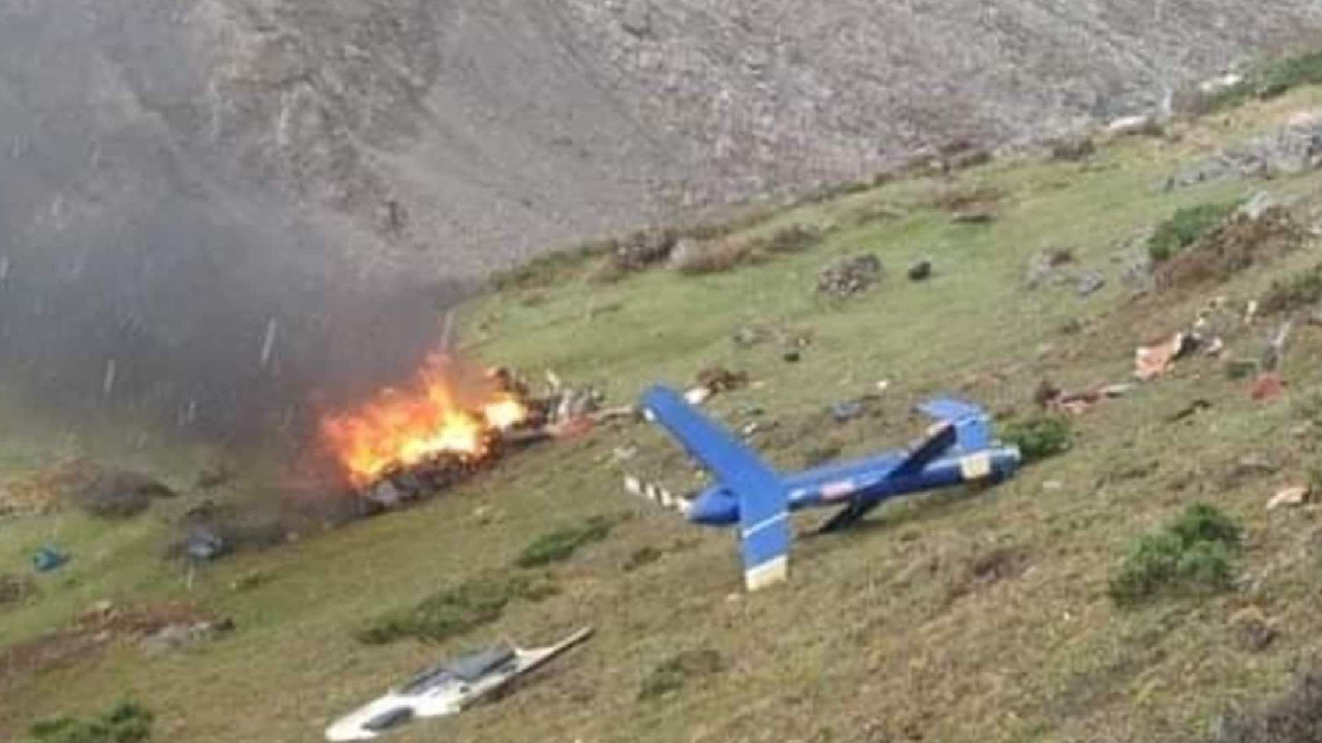 Kedarnath helicopter crashes केदारनाथ यात्रेसाठी जाणारे खासगी