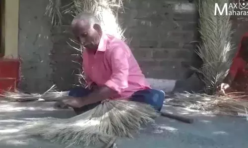 पारंपरिक व्यवसाय होवू लागले लुप्त,सरकारच्या भूमिकेकडे जनेतेचे लक्ष पारंपरिक व्यवसाय होवू लागले लुप्त,सरकारच्या भूमिकेकडे जनेतेचे लक्ष