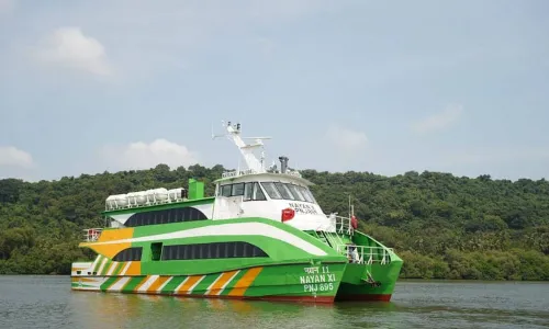#WaterTaxi मुंबईकरांचा प्रवास आता पाण्यावरून #WaterTaxi मुंबईकरांचा प्रवास आता पाण्यावरून