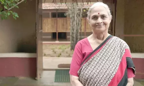 Dr. Rani Bang : जेष्ठ सामाजिक कार्यकर्त्या पद्मश्री डॉ. राणी बंग यांची प्रकृती बिघडली Dr. Rani Bang : जेष्ठ सामाजिक कार्यकर्त्या पद्मश्री डॉ. राणी बंग यांची प्रकृती बिघडली