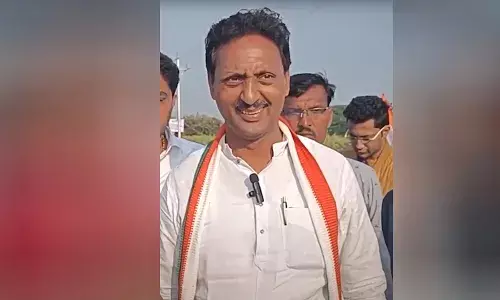 Bharat Jodo Yatra : देशाला नवा गांधी मिळाला आहे - माजी आमदार राहुल बोंद्रे Bharat Jodo Yatra : देशाला नवा गांधी मिळाला आहे - माजी आमदार राहुल बोंद्रे