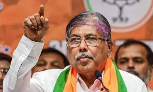 चंद्रकांत पाटील यांचा अखेर माफीनामा चंद्रकांत पाटील यांचा अखेर माफीनामा