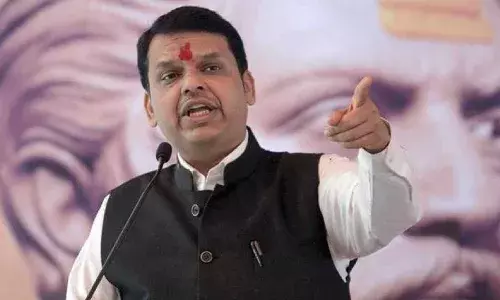 मराठी बांधवांच्या सोबत सरकार आहे : देवेंद्र फडणवीस मराठी बांधवांच्या सोबत सरकार आहे : देवेंद्र फडणवीस