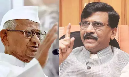 अण्णा हजारे कुठे आहेत; घोटाळ्यांबद्दल का बोलत नाहीत? - संजय राऊत... अण्णा हजारे कुठे आहेत; घोटाळ्यांबद्दल का बोलत नाहीत? - संजय राऊत...