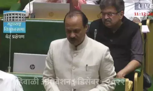 कर्नाटकच्या मुख्यमंत्र्यांच्या आगळीकीला जशास तसं उत्तर द्या: विरोधी पक्षनेते अजित पवार कर्नाटकच्या मुख्यमंत्र्यांच्या आगळीकीला जशास तसं उत्तर द्या: विरोधी पक्षनेते अजित पवार