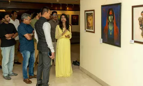 कादंबरी चौधरीच्या चित्त स्पर्श प्रदर्शनाला अफाट प्रतिसाद..