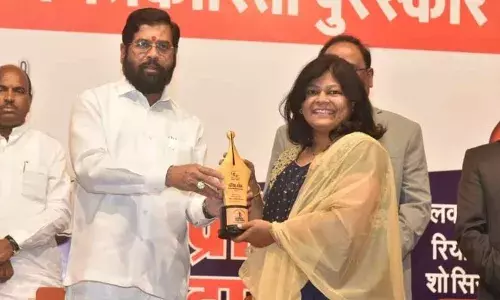 सोलापूरची पहिली रेडिओ आर.जे. पल्लवीचा संघर्षमय प्रवास सोलापूरची पहिली रेडिओ आर.जे. पल्लवीचा संघर्षमय प्रवास