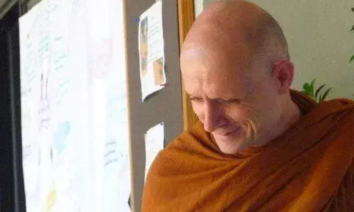 जीवनातील दुःख निवारण्याचा मार्ग बौद्ध धम्मात :महाथेरो अजाह्य जयासारो जीवनातील दुःख निवारण्याचा मार्ग बौद्ध धम्मात :महाथेरो अजाह्य जयासारो