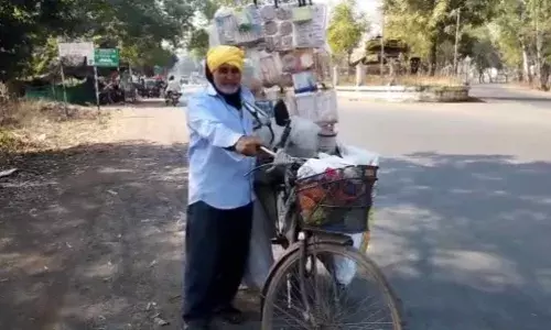 वाहनचालकांचे रस्ते सुरक्षा अभियानाकडे दुर्लक्ष... वाहनचालकांचे रस्ते सुरक्षा अभियानाकडे दुर्लक्ष...