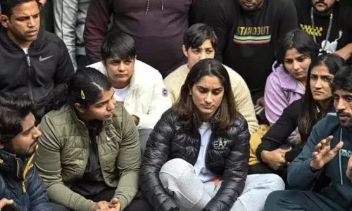 विनेश फोगट व साक्षी मलिक यांचे ब्रिजभूषण सिंग यांच्यावर लैंगिक छळाचे आरोप...