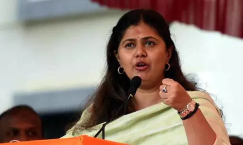 ड्रग्जपासून दूर रहा, बाकी काय करायचंय ते करा, पंकजा मुंडे यांचा विद्यार्थ्यांना सल्ला ड्रग्जपासून दूर रहा, बाकी काय करायचंय ते करा, पंकजा मुंडे यांचा विद्यार्थ्यांना सल्ला