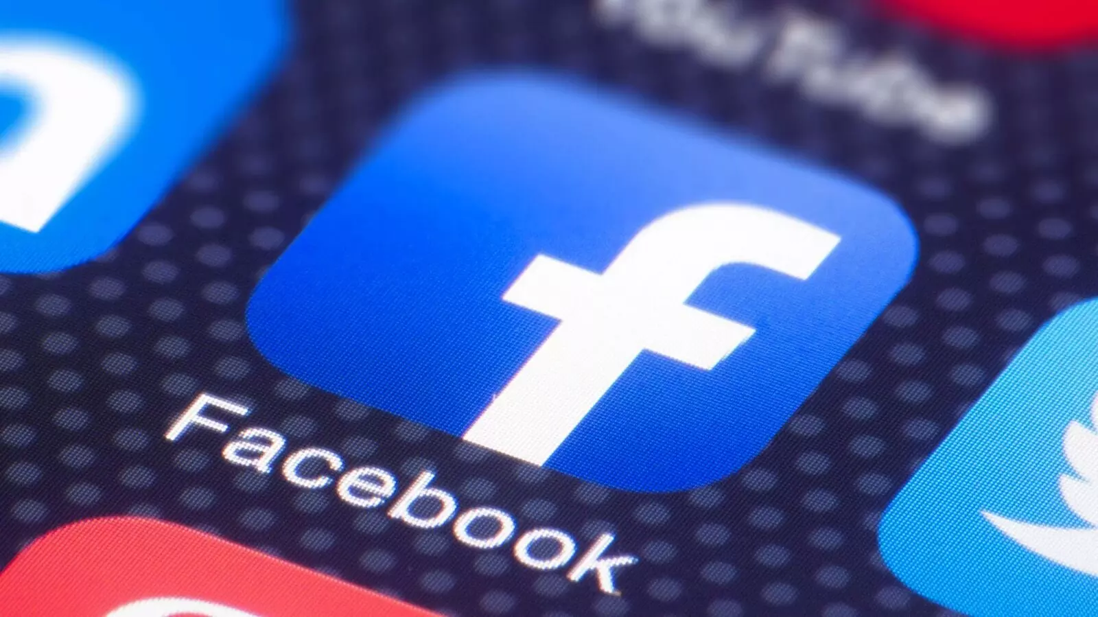 Facebook | फेसबुक वर पहिलं अकाऊंट कुणी काढलं होतं ?