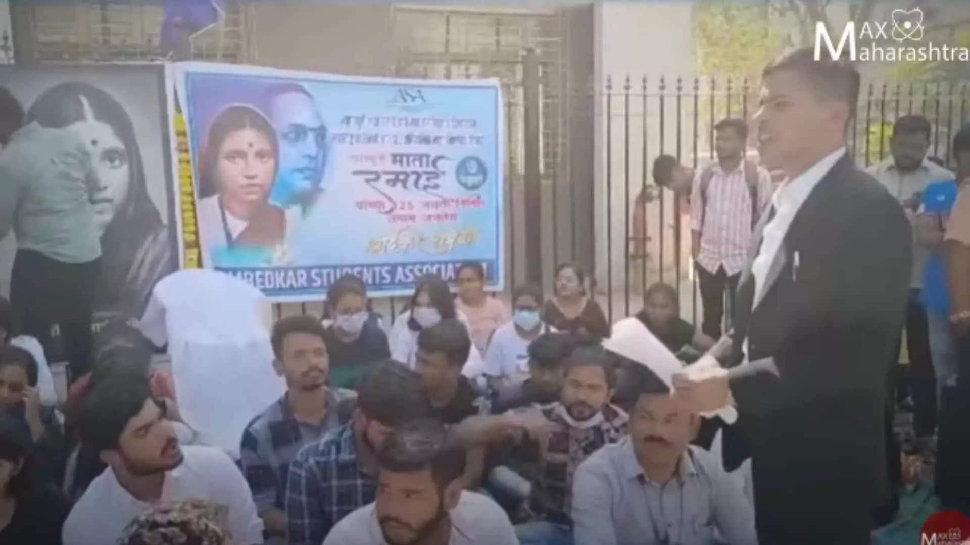 सरकारी काम, 15 वर्षे थांब, अखेर विद्यार्थ्यांचा एल्गार