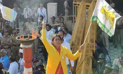 लाठी, गोळीची भाषा करत विदर्भवादी आक्रमक लाठी, गोळीची भाषा करत विदर्भवादी आक्रमक