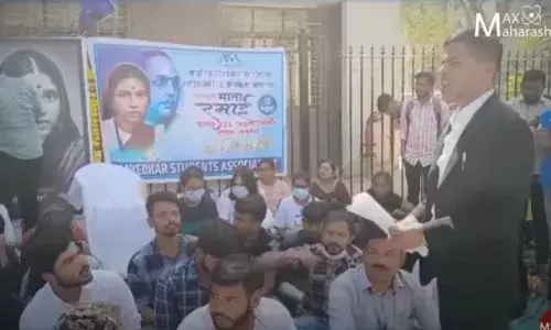 सरकारी काम, 15 वर्षे थांब, अखेर विद्यार्थ्यांचा एल्गार सरकारी काम, 15 वर्षे थांब, अखेर विद्यार्थ्यांचा एल्गार