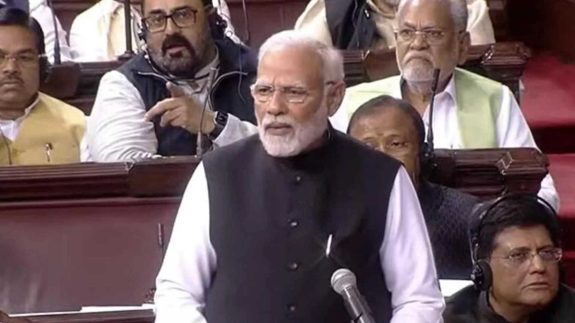 काहींना खाती बदं होण्याचे दु:ख झाल्याचा मोदींचा विरोधकांवर आरोप...