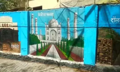 रंग रंगोटीतून बदलले शहराचे चित्र... रंग रंगोटीतून बदलले शहराचे चित्र...