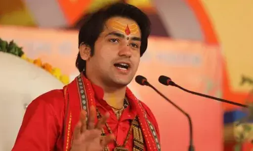 BageshwarDham धीरेंद्र शास्त्रीला कोर्टाचा दणका BageshwarDham धीरेंद्र शास्त्रीला कोर्टाचा दणका