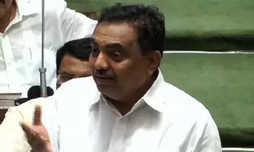 राज्यात हिंदू देवस्थानांच्या संपत्तीवर दरोडे पडत आहेत : जयंत पाटील राज्यात हिंदू देवस्थानांच्या संपत्तीवर दरोडे पडत आहेत : जयंत पाटील