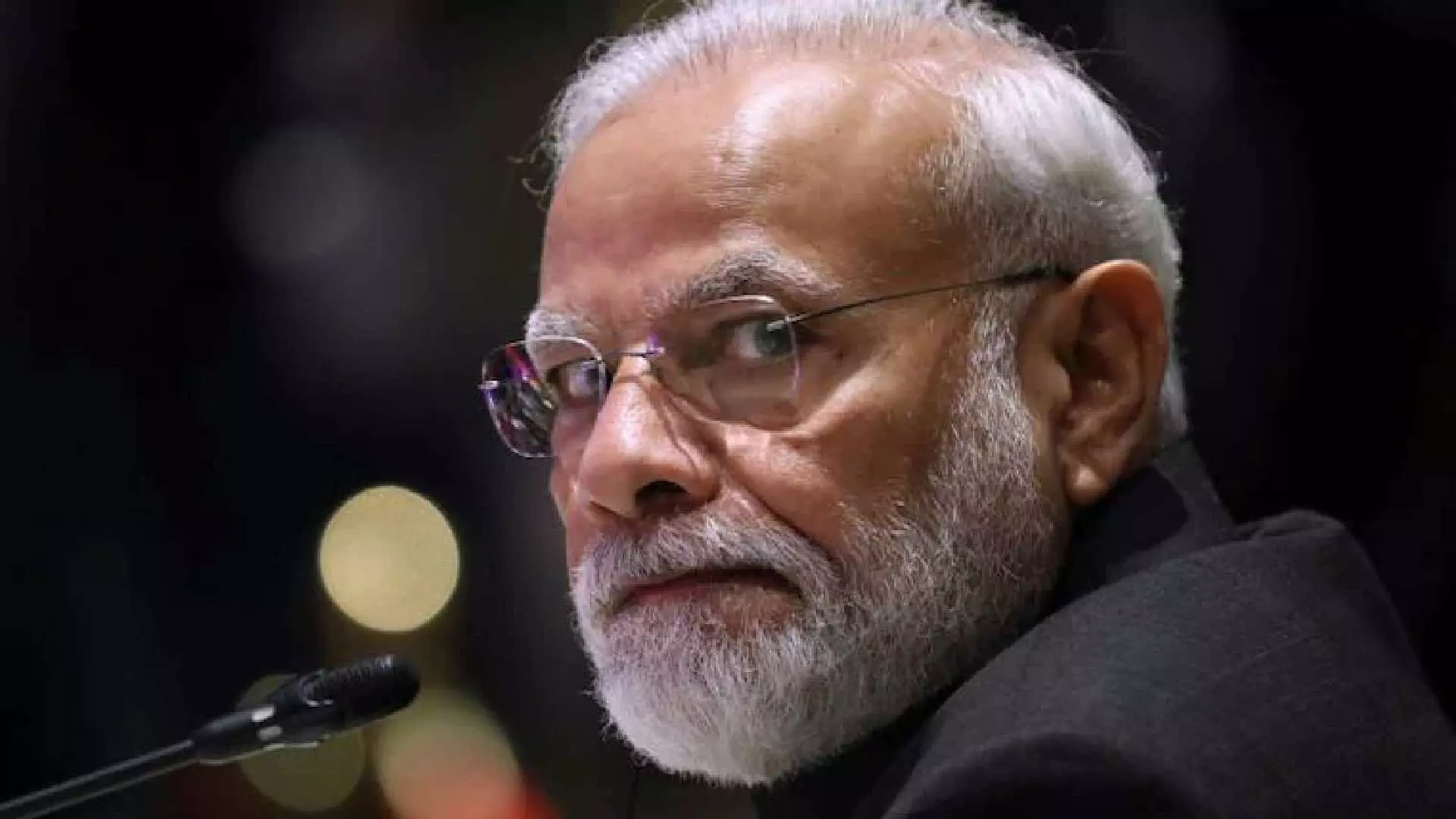 पंतप्रधान नरेंद्र मोदी अस्वस्थ की हतबल ?