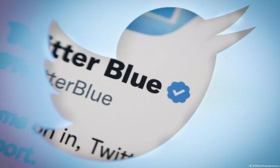 Twitter नं Blue Tick हटवली; नेत्यांपासून सेलिब्रिटींपर्यंत अनेकांना फटका...