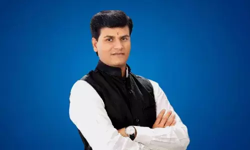 हनुमान चालिसाचं राजकारण पडलं महागात, रवी राणा यांचा भाऊ पराभूत हनुमान चालिसाचं राजकारण पडलं महागात, रवी राणा यांचा भाऊ पराभूत