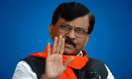 अजित पवार राष्ट्रवादीतच राहतील पण राजकारणात काहीही होऊ शकतं : संजय राऊत अजित पवार राष्ट्रवादीतच राहतील पण राजकारणात काहीही होऊ शकतं : संजय राऊत