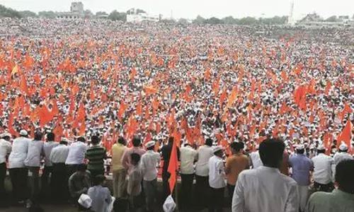 मराठा समाजाने जातीच्या कोषातून बाहेर पडावे