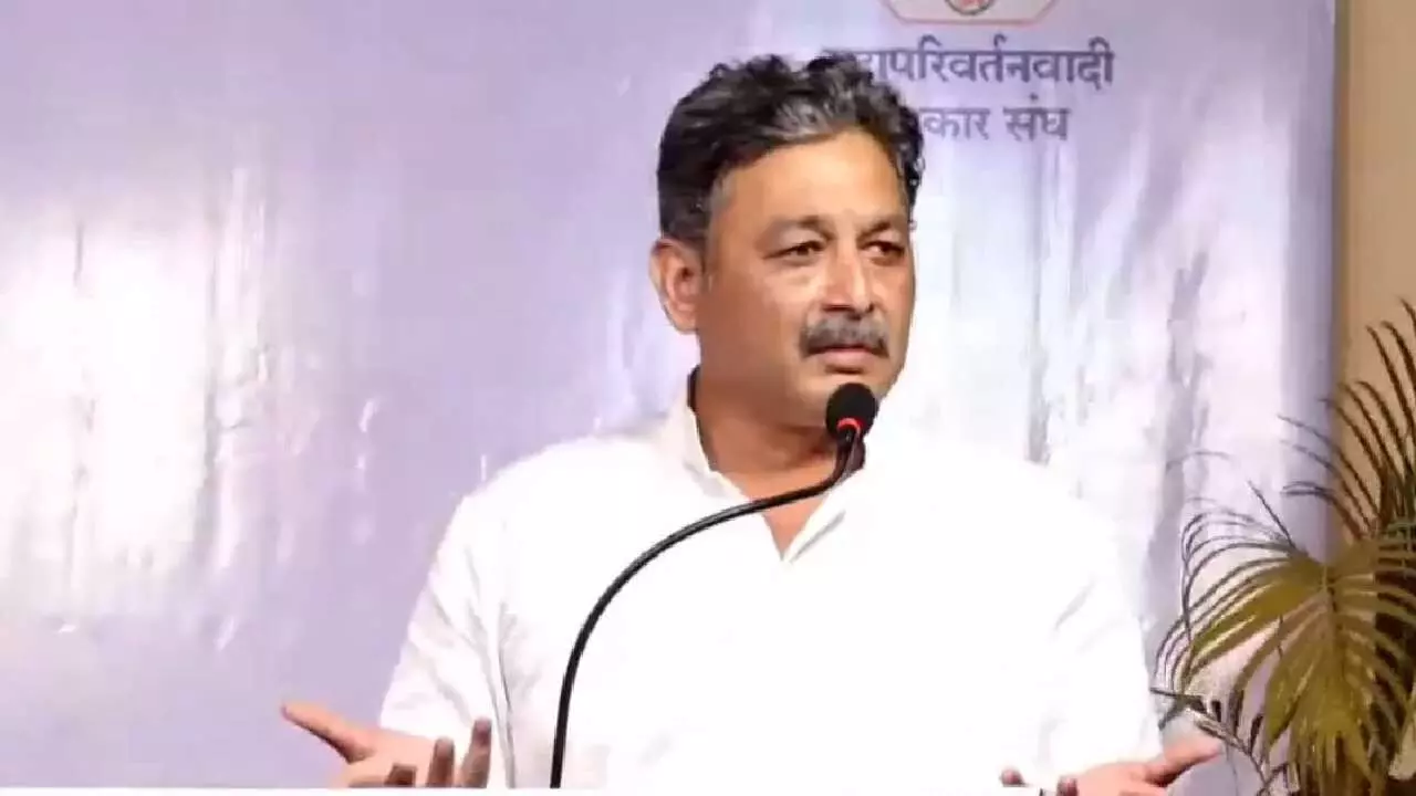 शिव - शाहू-फुले-आंबेडकरांच्या महाराष्ट्रातून शाहू महाराज गायब, संभाजीराजेंनी व्यक्त केली खंत