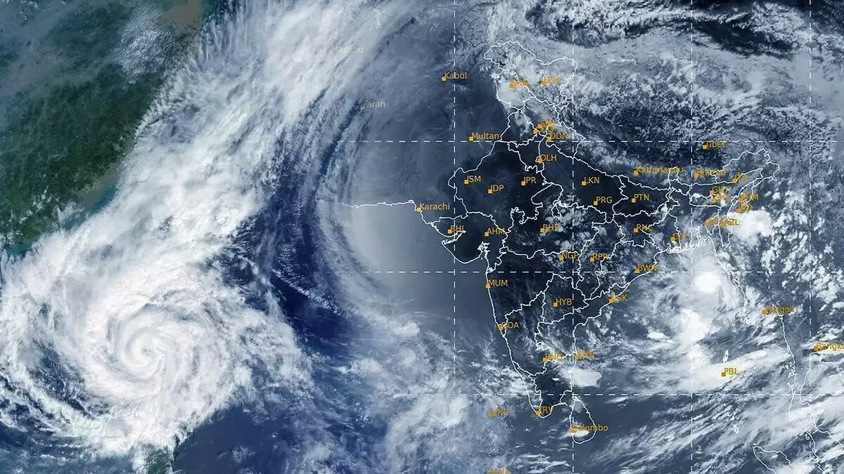 Biparjoy cyclone : पाकिस्तानात होऊ शकतो हाहाकार