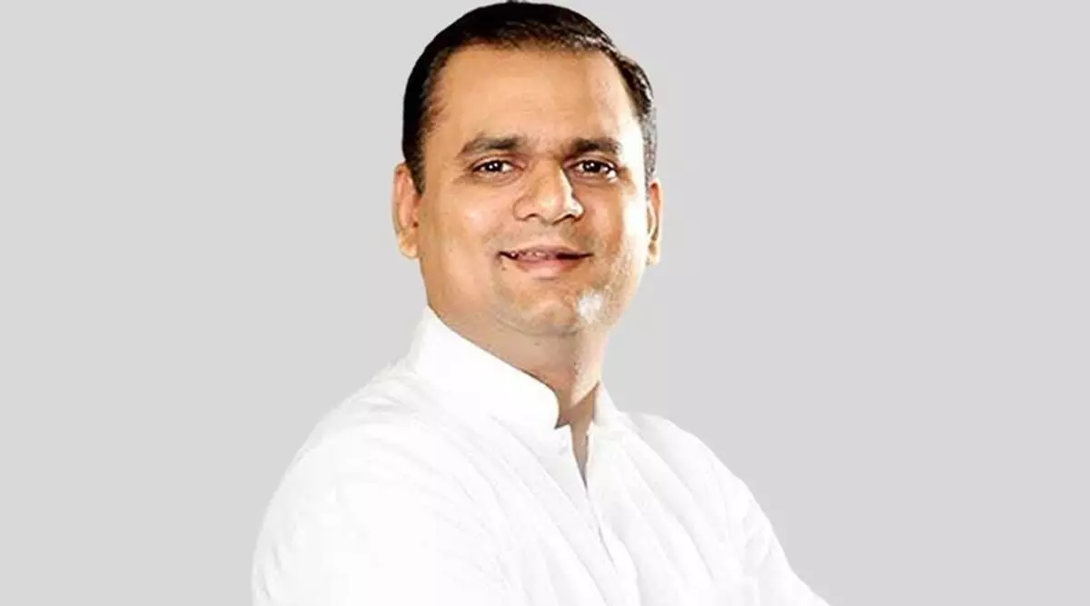 Maharashtra Political Crisis विधानसभा अध्यक्ष बजावणार शिवसेना आमदारांना नोटीस