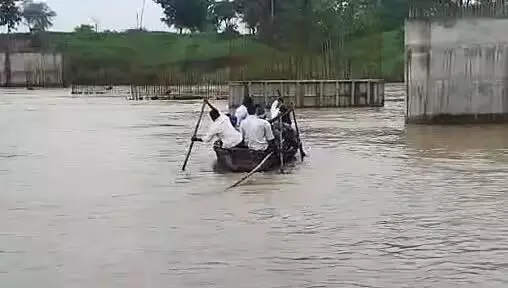 भंडाऱ्यात मुसळधार पाऊसामुळे जीवघेणा प्रवास