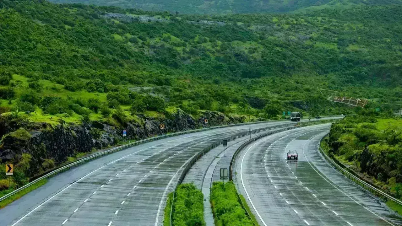 मुंबई-गोवा महामार्गाचं काम गणपतीपर्यंत पूर्ण करण्याच लक्ष - मंत्री रविंद्र चव्हाण