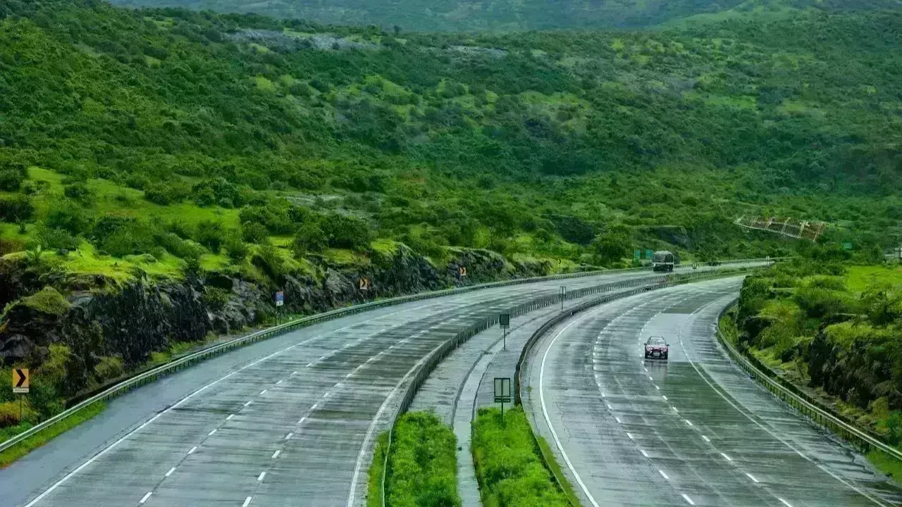 मुंबई-गोवा महामार्गाचं काम गणपतीपर्यंत पूर्ण करण्याच लक्ष - मंत्री रविंद्र चव्हाण