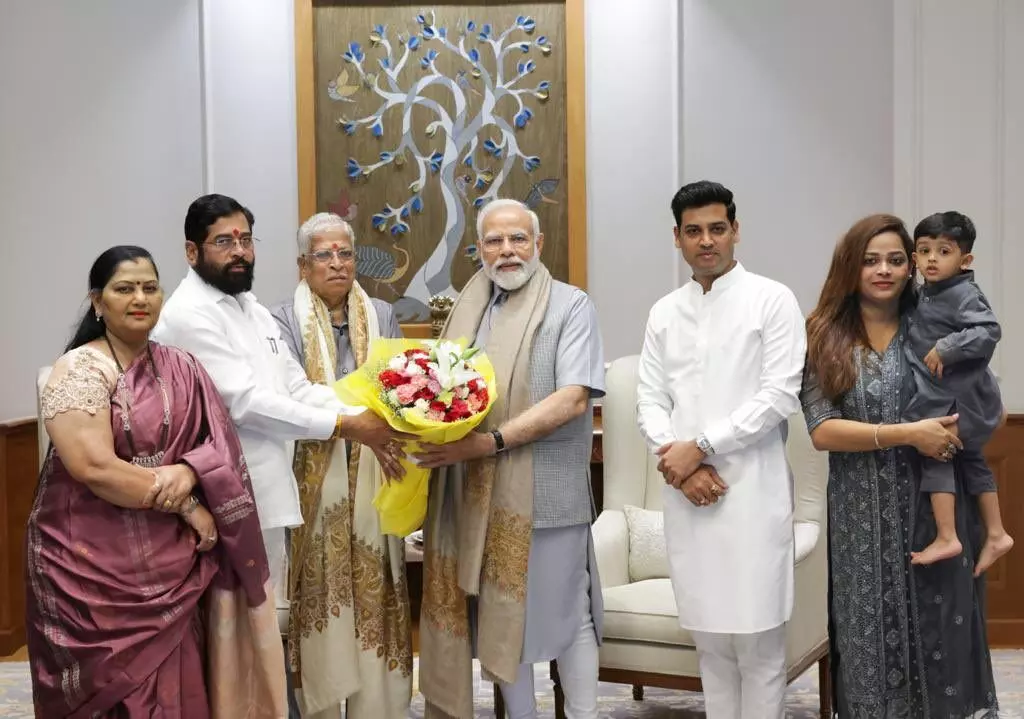 मुख्यमंत्री एकनाथ शिंदे यांनी दिल्लीत पंतप्रधान मोदींची भेट घेतली