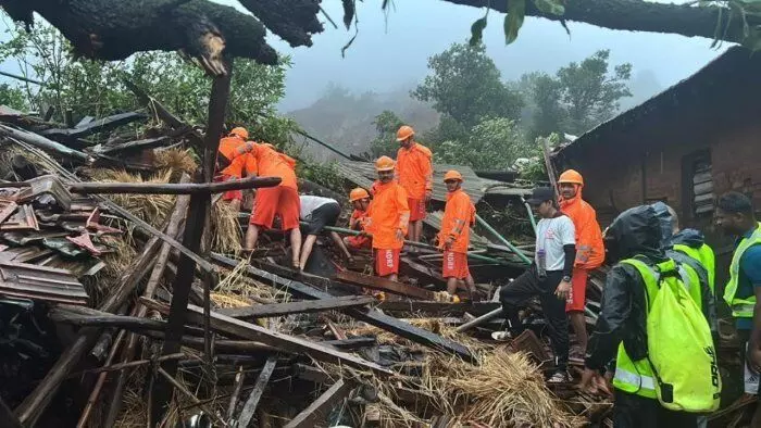 Irshalwadi landslide; इर्शाळवाडी दरड दुर्घटनेतील बचावकार्य थांबवलं