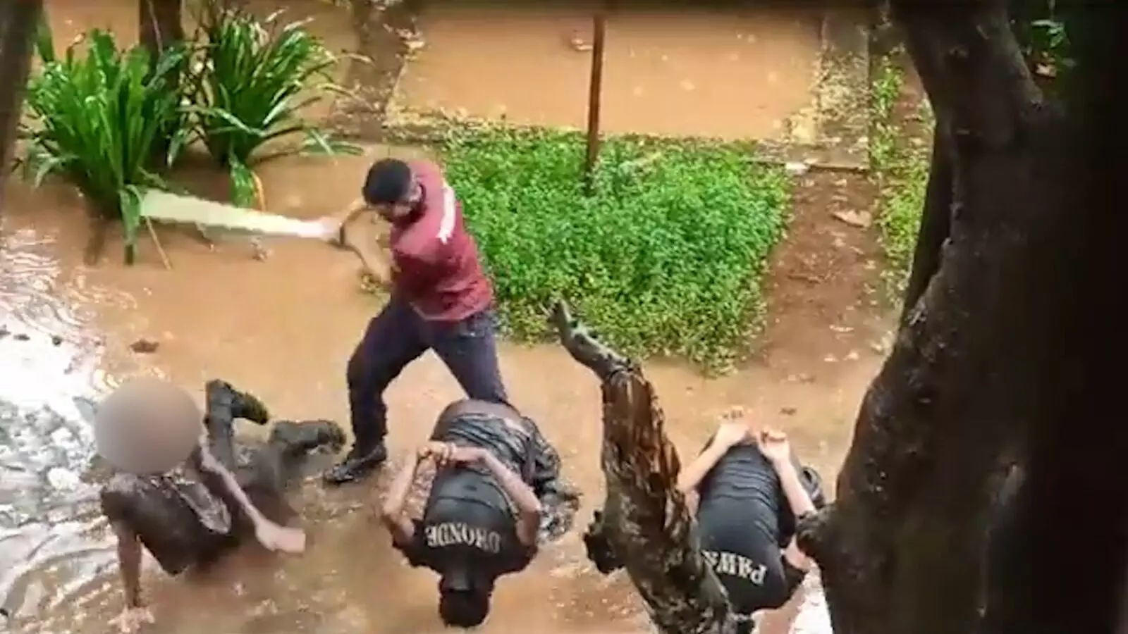 ठाण्यात NCC च्या विद्यार्थ्यांना अमानुष मारहाण, Video झाला Viral