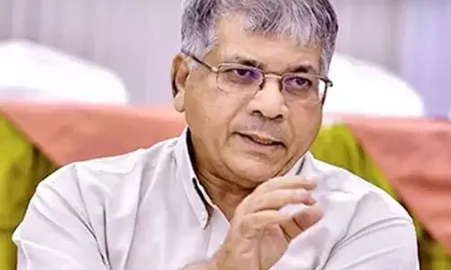 अकोला मतदारसंघातून डॉ. प्रकाश आंबेडकर लढवणार निवडणूक अकोला मतदारसंघातून डॉ. प्रकाश आंबेडकर लढवणार निवडणूक