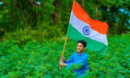 कसा बनला भारताचा तिरंगी ध्वज? कसा बनला भारताचा तिरंगी ध्वज?
