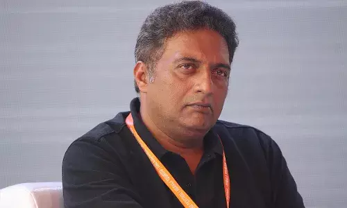चंद्रयान-३ वर एक ट्वीट आणि अभिनेते प्रकाश राज झाले ट्रोल चंद्रयान-३ वर एक ट्वीट आणि अभिनेते प्रकाश राज झाले ट्रोल