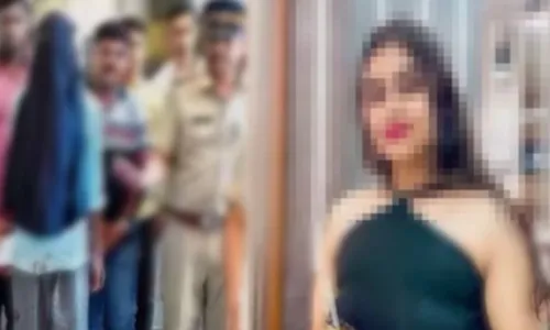 Mumbai Murder case : मुंबईतील एअर होस्टेस हत्या प्रकरणातील आरोपीची पोलिस कोठडीत आत्महत्या Mumbai Murder case : मुंबईतील एअर होस्टेस हत्या प्रकरणातील आरोपीची पोलिस कोठडीत आत्महत्या