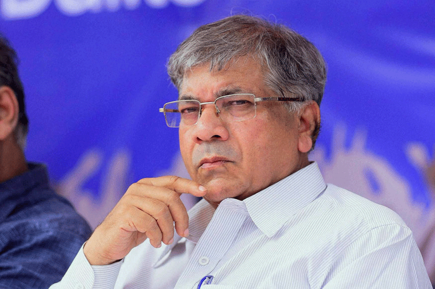 Prakash Ambedkar : मराठा आरक्षणावरून प्रकाश आंबेडकरांनी डागली तोफ, म्हणाले, सरकार खेळ करतंय..